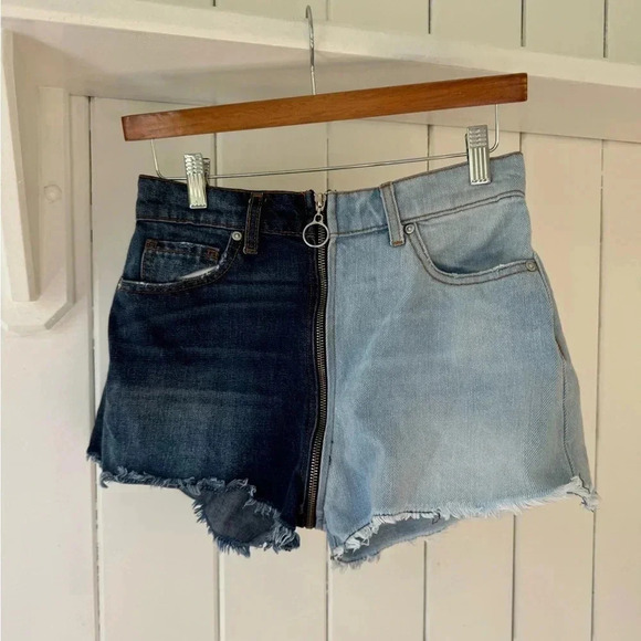 REVICE DENIM Zip up Jean shorts - Picture 2 of 6
